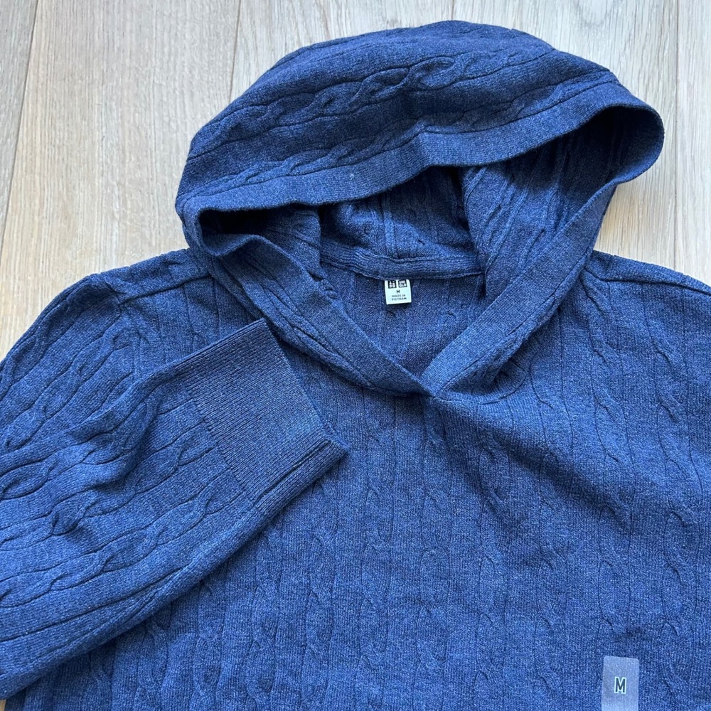 NWT Uniqlo Cable Knit Hoodie Women Medium Blue Long Sleeve Pullover Sweater Cozy